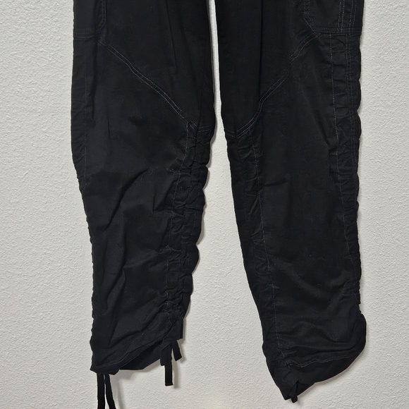 I Am Gia cargo style pants with roushing on sides size medium - Picture 3 of 12